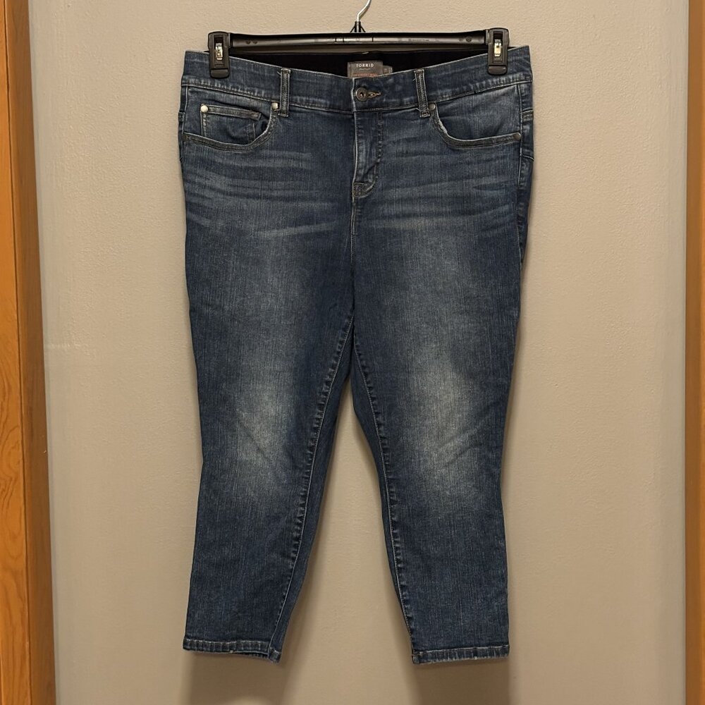 Torrid High Rise Premium Crop Bombshell Skinny Bel Air Size 18